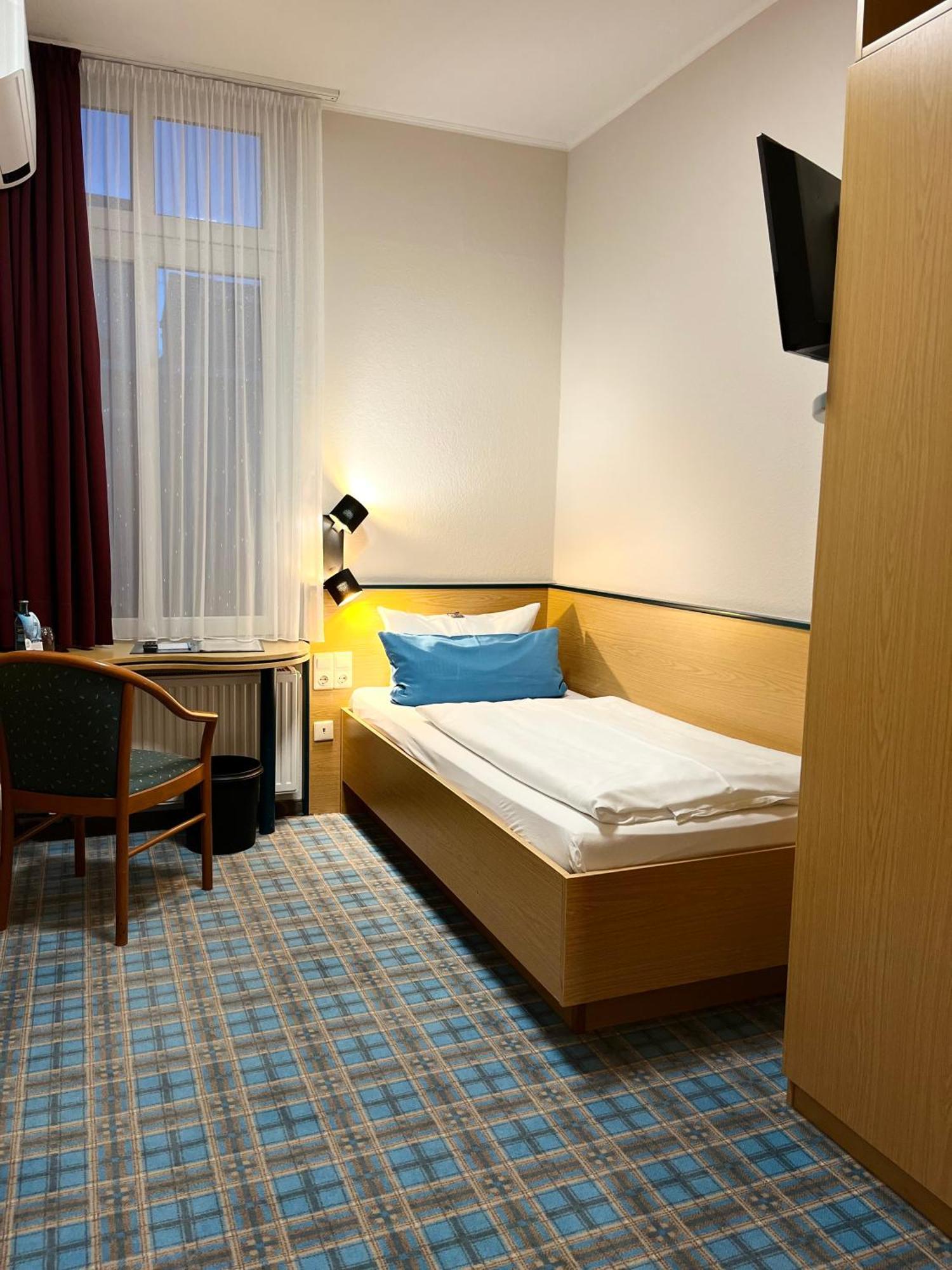 Hotel Schwarzer Adler Jever Eksteriør billede